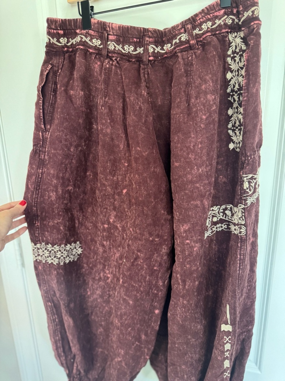 By Anthropologie Embroidered Parachute Pants Maroon Linen Blend  Boho Balloon - Picture 7 of 10